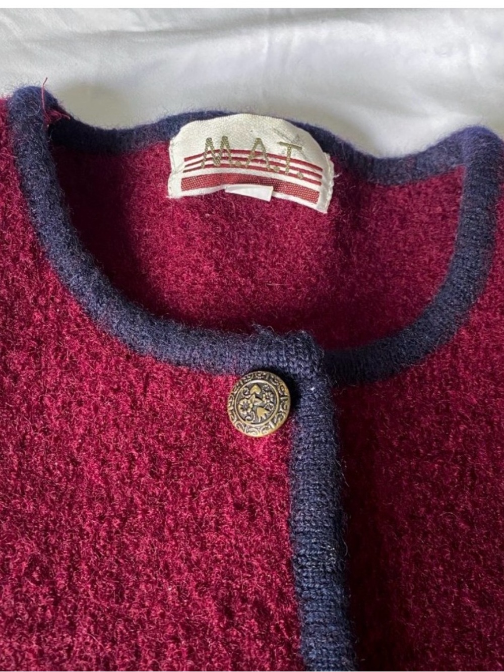 90s Vintage Navy & Burgundy Wool Cardigan with Quirky Embroidered Ducks - Picture 4 of 7
